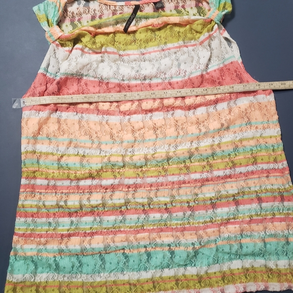 Spring Pastel Sleeveless Lace shell/blouse - Picture 5 of 6